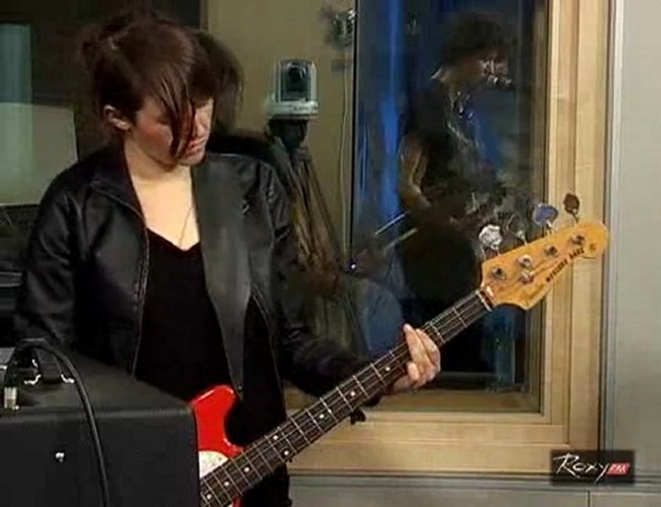 Andy: Mocno trzymam cię za rękę / Roxy FM