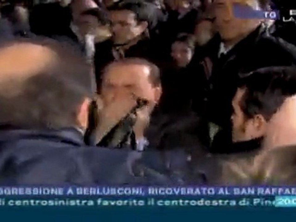 Agesion a Silvio Berlusconi - Grabación de frente