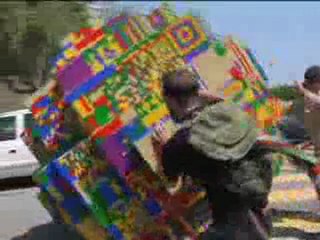 Indiana Jones contre la grosse boule de Lego