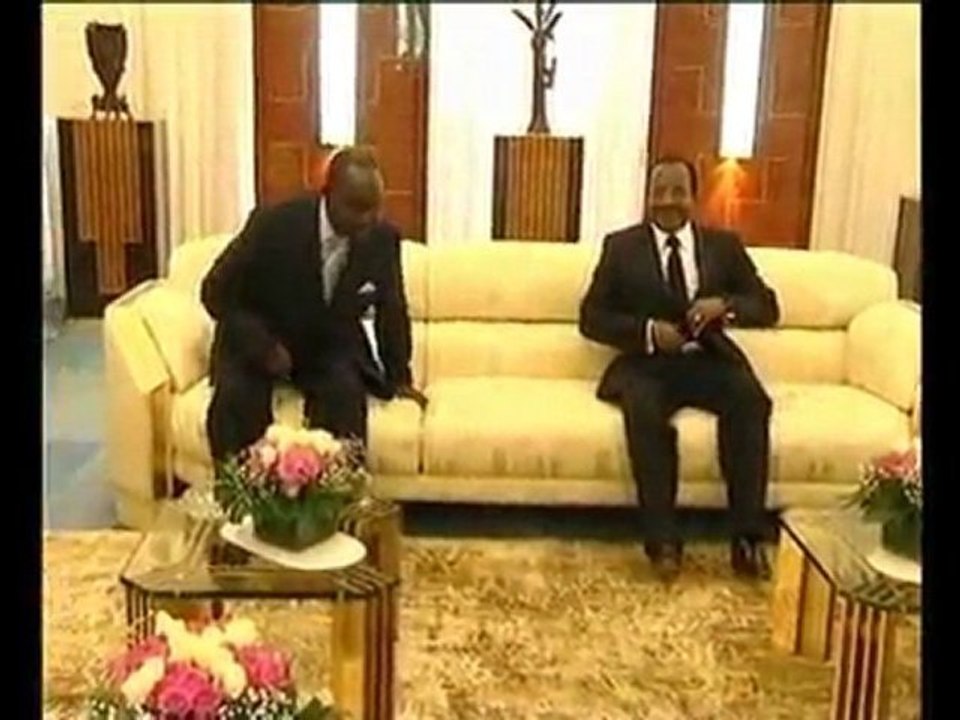 Le President Flançois Bozizé  reçu par Paul Biya au Cameroun