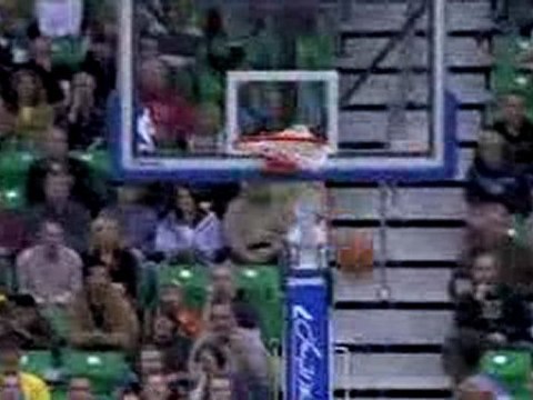 NBA Deron Williams scores a career-high 38 points along with