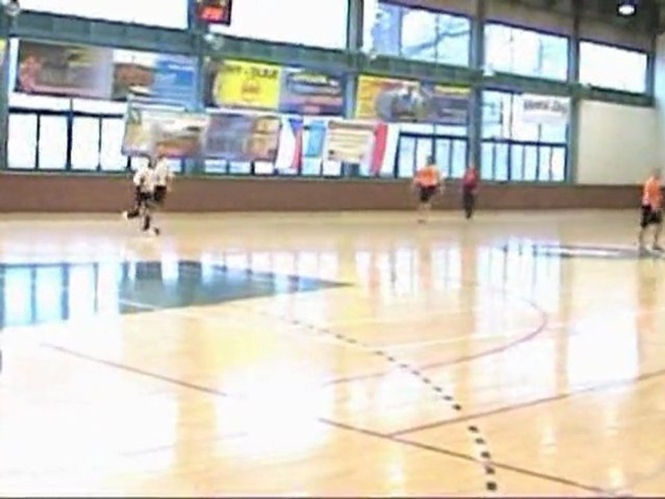 IV MIĘDZYNARODOWY MECZ HALOWEJ PIŁKI NOŻNEJ OLDBOJÓW