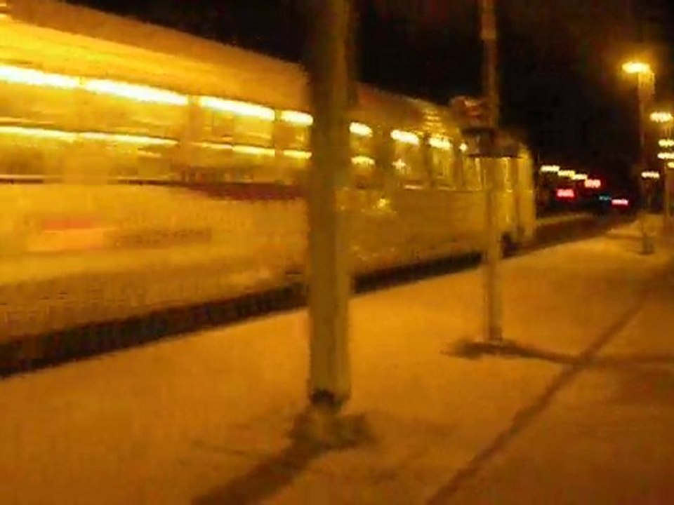 Passage d'un CIC avec BB15000 à Serquigny à 140 km/h