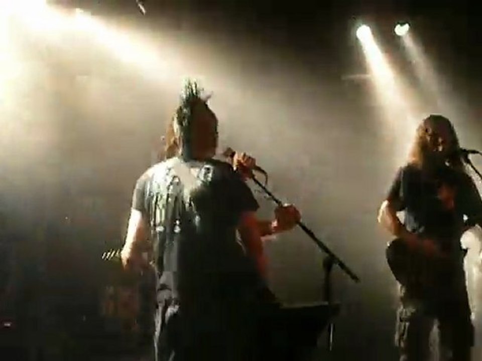 Vincent invité à chanté une chanson avec Ultra Vomit