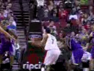 NBA  Brandon Roy and Joel Przybilla connect in the first-qua