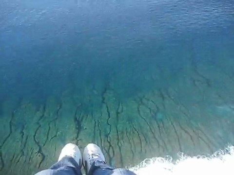 Parapente réunion. Sensations fortes au dessus du lagon..