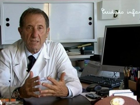 ¿Cómo debo tratar a mi hijo si tiene amigdalitis u otitis?