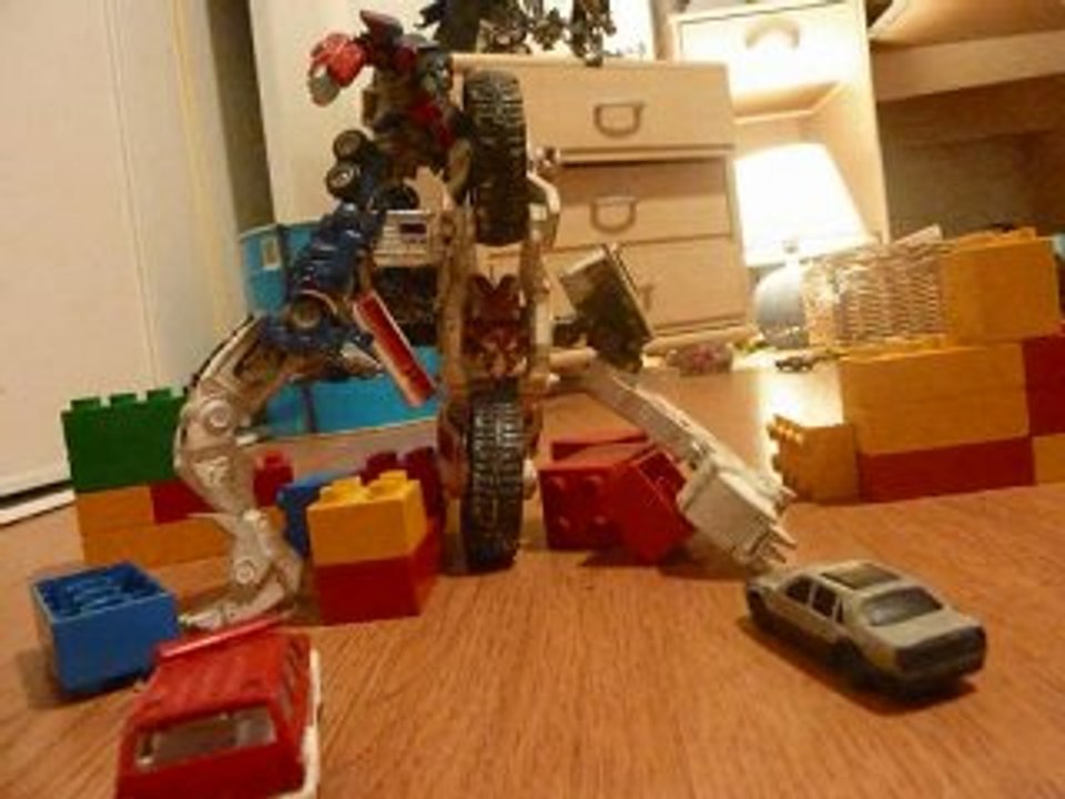 transformers stop motion optimus prime vs demolischer