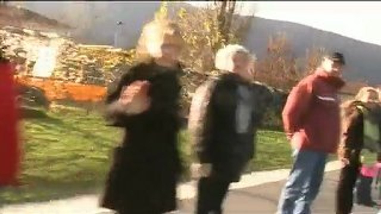 chaine humaine géante FAVERGES ANNECY TELETHON 2009