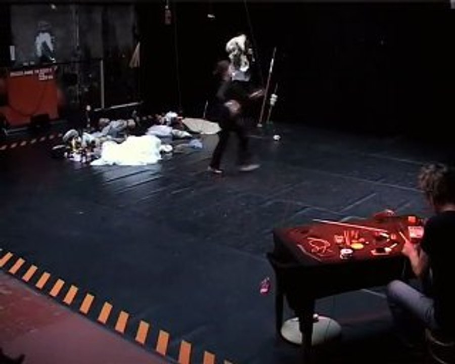 "Ivanuska"  creation 2009  / cie E7KA