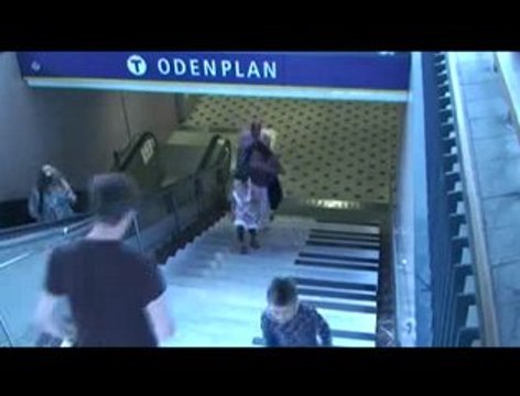 Un escalier de métro transformé en piano géant