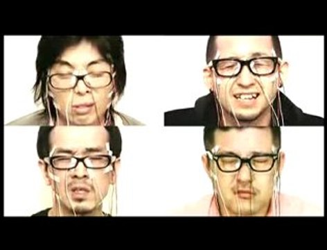 Quatre visages électrifiés en musique