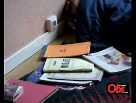 Reportage au c?ur de la 'cité U sauvage' de Jeudi noir