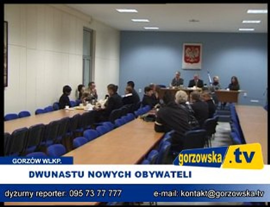 DWUNASTU NOWYCH OBYWATELI
