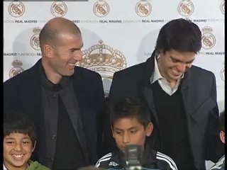 Zizou-Kaká "Aucun enfant sans jouet à Noël"