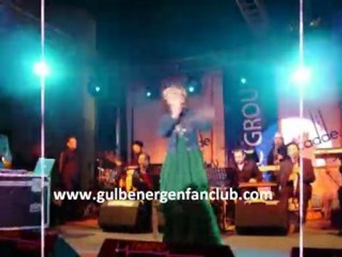 Gülben Ergen - Aşk Hiç Bitmez (Bahçeşehir Konseri 10.05.08)