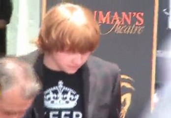 Rupert Grint: Trio Pose with their Wands!