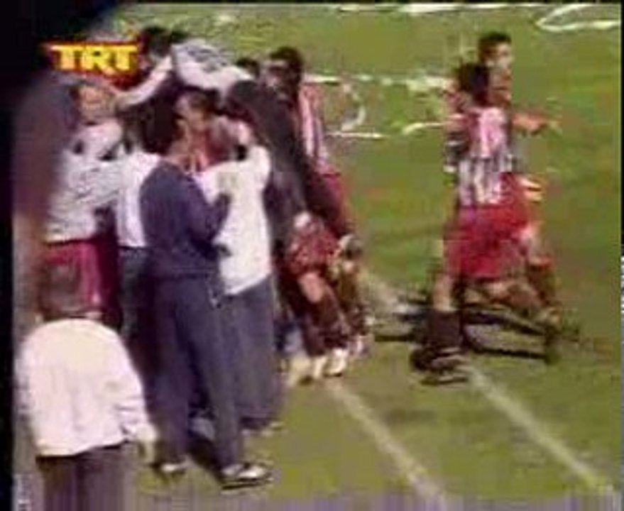 37η αγωνιστική ΗΛΤΕΞ ΛΥΚΟΙ - ΑΕΛ 0-1(0-1 τελικο...