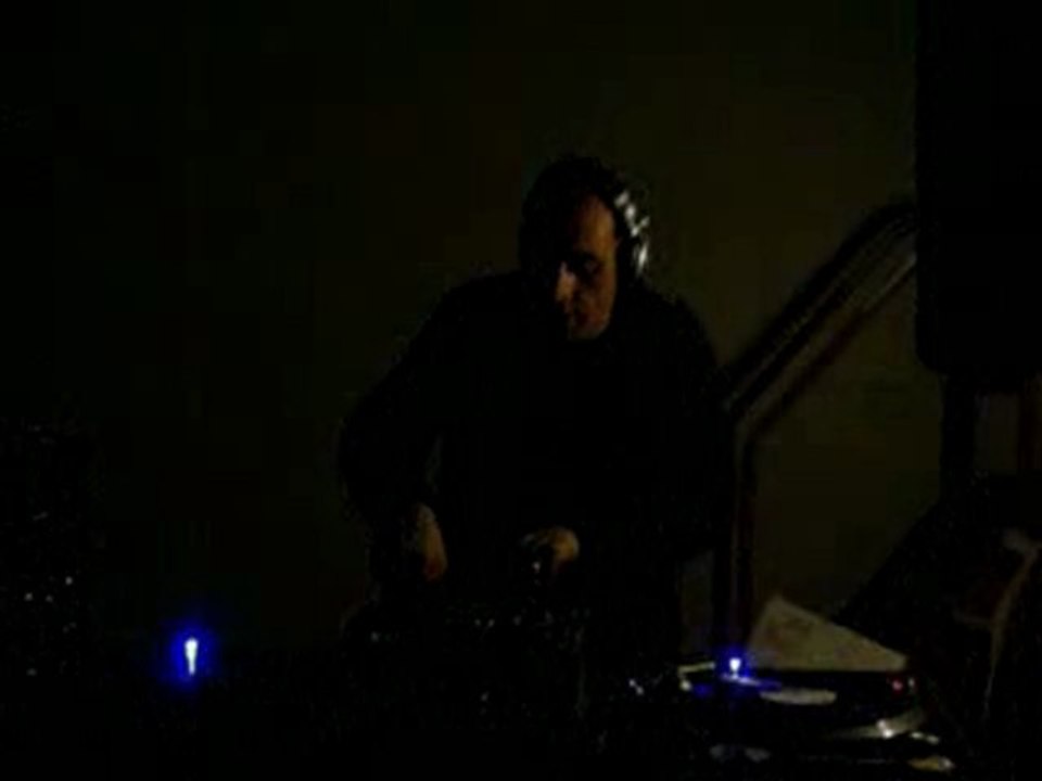 Mike (k1 resistance) Janot sound system le 12/12/09