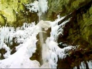 la cascade St Benoît/St Benoît waterfall