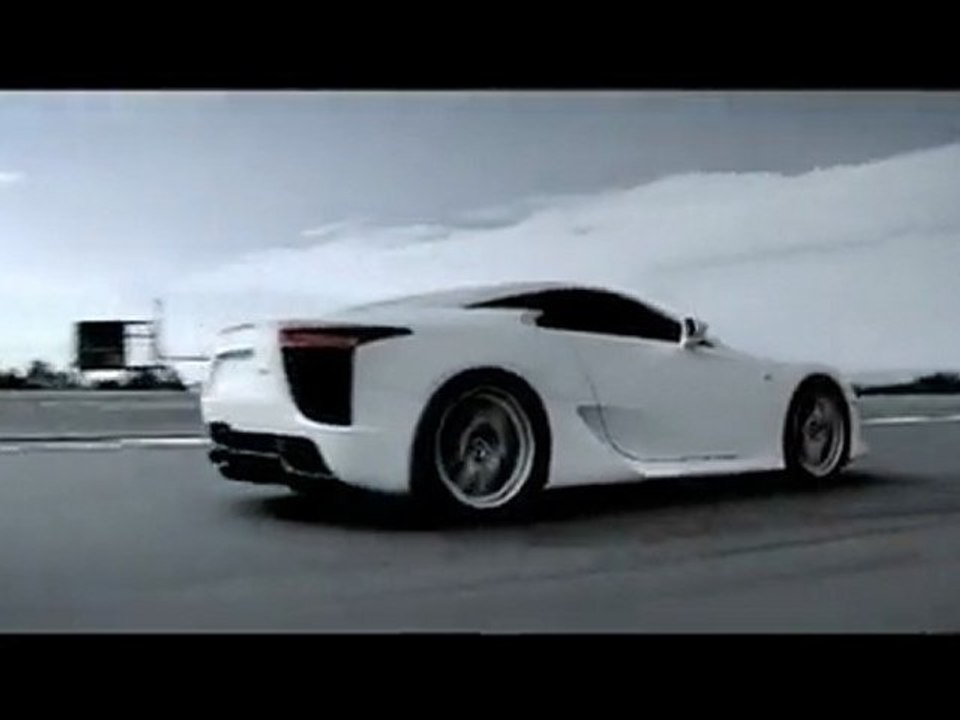 LEXUS LF-A, UN SON DIGNE D'UNE F1 !!