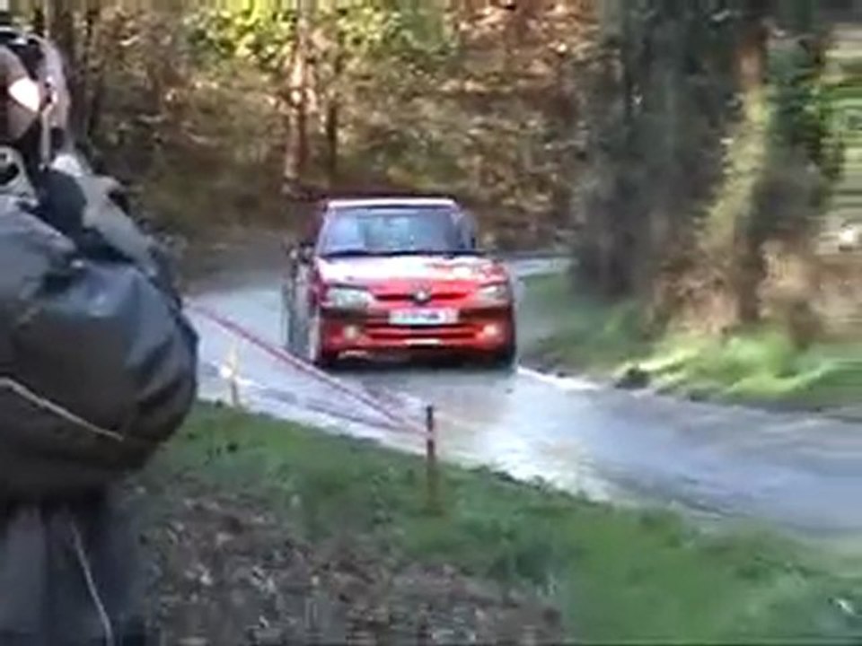 Rallye de bonaguil 2009 reno et denis 106 groupe A