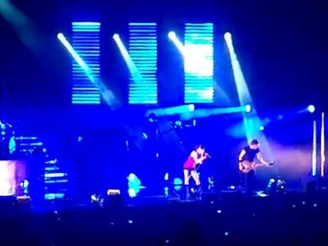 SUPERBUS au Zénith de Dijon - Ca mousse