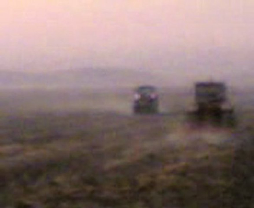 tümosan 8280 ızgara mf 3085 de kazzık çekiyor...