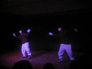 Angel et Sushy (fountain crew) - show a marlenheim - popping