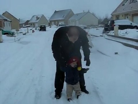 enzo premiers pas dans la neige