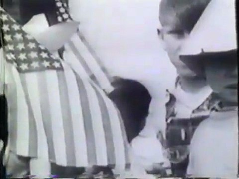 JUDY GARLAND - somewhere Over the Rainbow - (1943 )