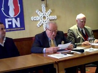 JEAN-MARIE LE PEN à Saint Aygulf - 19/12/2009 - Presse - 2/2