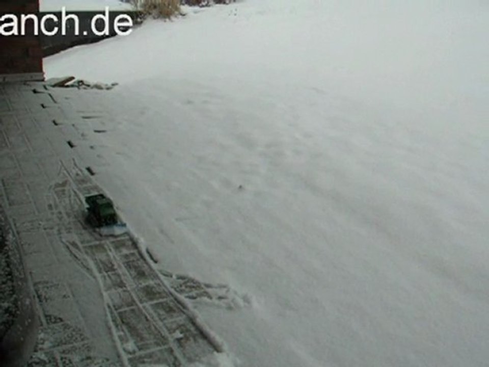 Unimog 2450 RC-1:32 - beim Schneeräumen