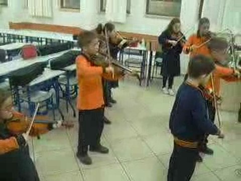 Selcuk Ecza 50. Yil Ilk ogretim ogrencileri muzisyenleri