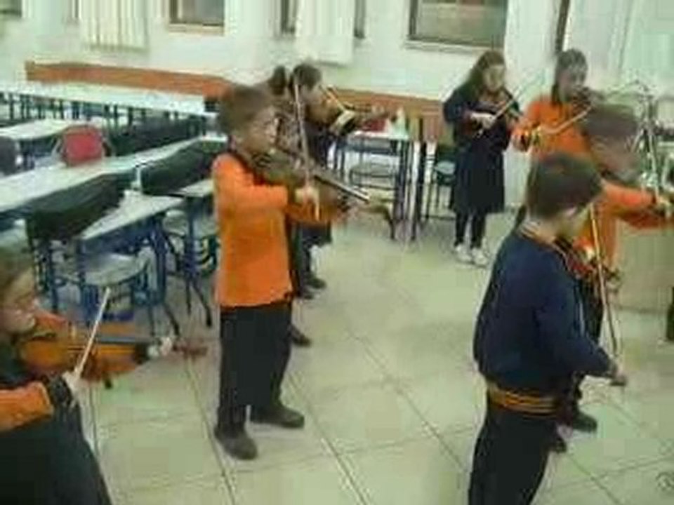 Selcuk Ecza 50. Yil Ilk ogretim ogrencileri muzisyenleri