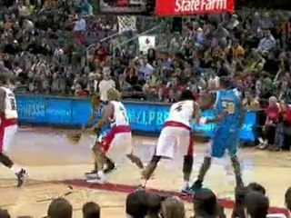 NBA Chris Paul finds a cutting Devin Brown for the quick bas