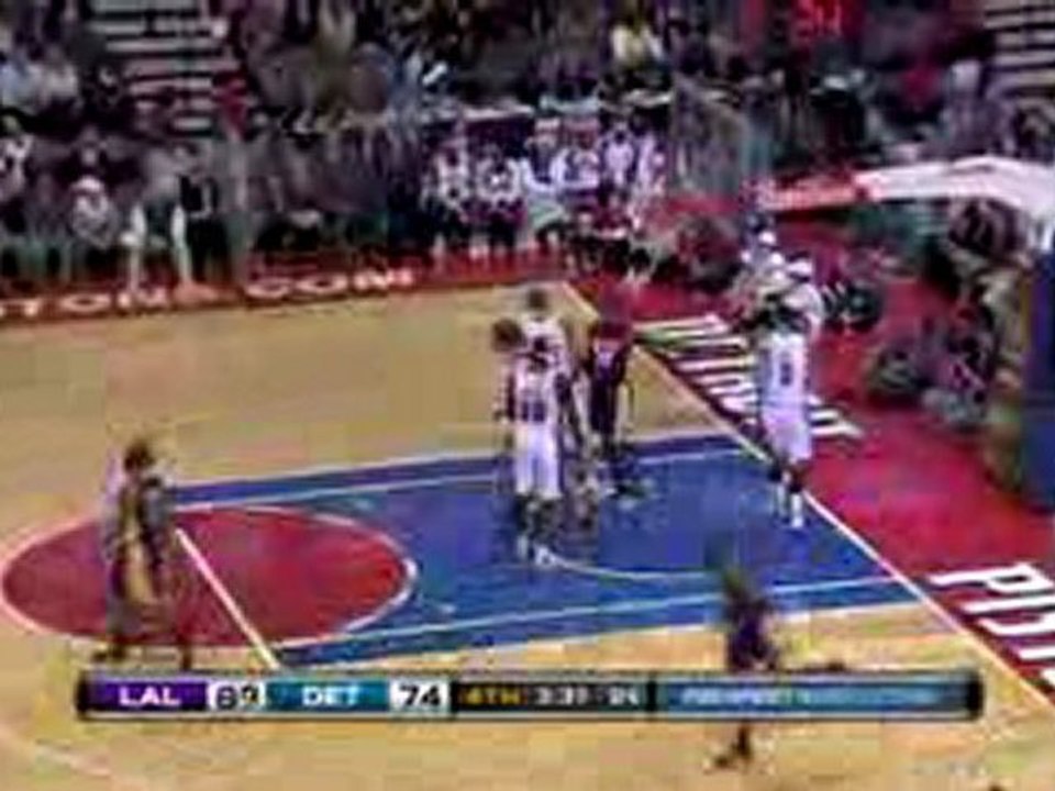 NBA Kobe Bryant picks off the pass and finishes on the other