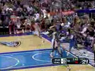 NBA Mo Williams hits Anderson Varejao with a pretty baseline