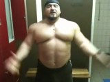 Pietro la masse 140 kg pose vestiaire la muscu au naturel
