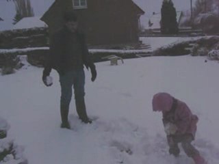 bataille de neige avec papa