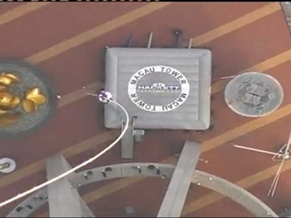 Plus haut saut à l'élastique du monde !