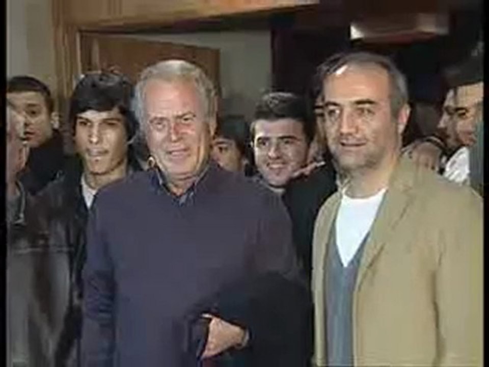YILMAZ ERDOĞAN, BEŞİKTAŞLI FUTBOLCULARLA BULUŞTU!..