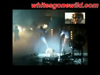 Lady Gaga Falls Again
