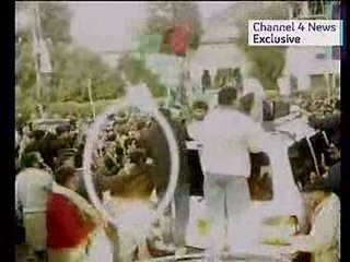 Des images montrent Bhutto qui s`effondre juste après les