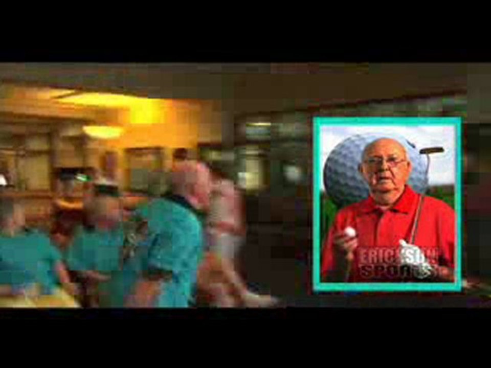 Le tournoi de Bowling high-tech des vieux branchés d`Erick