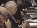 Dick Cheney s`endort pendant un discours de Bush