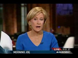 Mika Brzezinski déchire en direct une dépêche sur Paris Hi