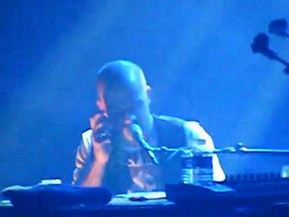 Sans dire un mot, Peronne