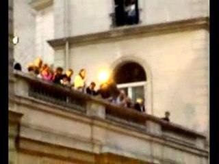 Ségolène, au balcon, fête sa défaite