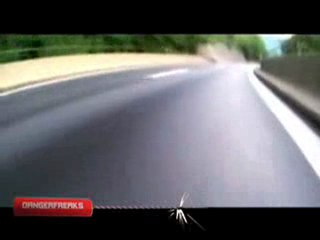 A 100km/h en skate-board sur une autoroute